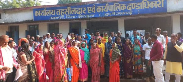 रिकवरी के नाम पर शासन की ओर से राशन कटौती, सौंपा ज्ञापन