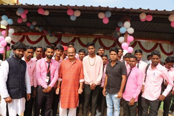 मंत्री प्रतिनिधि का प्रतापपुर महाविद्यालय में मनाया जन्मदिवस