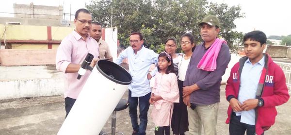 अटल लैब के जरिए देखा चंद्रग्रहण