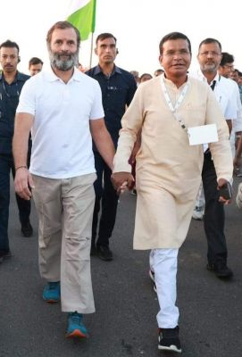 भारत जोड़ो यात्रा में राहुल के साथ कदम से कदम मिलाते दिखे मरकाम