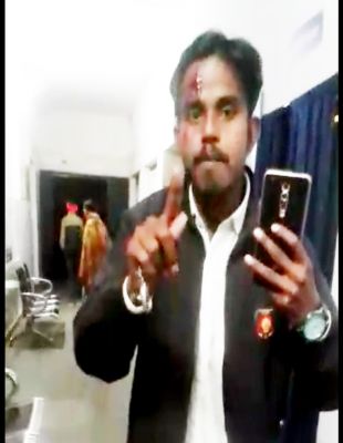 मनोरा सामुदायिक स्वास्थ्य केंद्र में दो युवकों ने नशे में डॉक्टर और नर्सों से की बदतमीजी