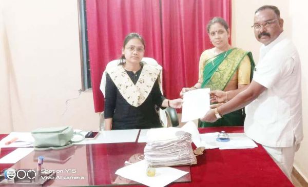 अधूरे नहर लाइनिंग कार्य को पूर्ण कराने एसडीएम को ज्ञापन