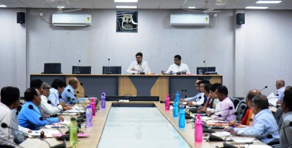 धान उपार्जन में रकबा संबंधी समस्या का तुरंत करें निदान-कलेक्टर