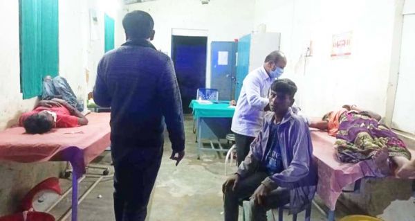 टेम्पो पलटी,  इलाज करा घर जाते मरीज की मौत, 3  घायल 