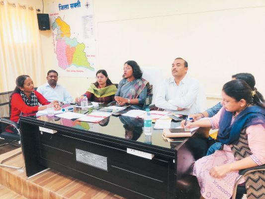  कलेक्टर-एसपी ने ली कानून व्यवस्था पर बैठक