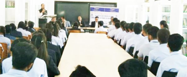 आत्मानंद स्कूल में विधिक साक्षरता शिविर