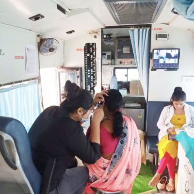 मोबाईल मेडिकल यूनिट वेन से स्वास्थ्य परीक्षण को मिल रहा अच्छा प्रतिसात