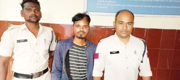 उधारी नहीं देने पर सब्जी ठेले में लगाई आग, गिरफ्तार