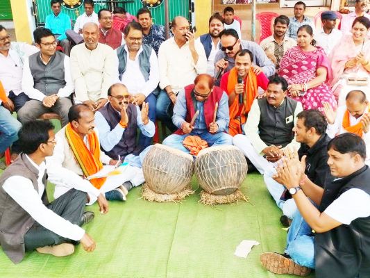 सुरक्षा निधि के नाम पर वसूली,  भाजपा का विरोध प्रदर्शन