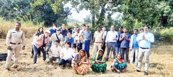 11 सदस्यीय जापानी दल पहुंचा बारनवापारा बेहड़ा वृक्ष के संबंध में ली जानकारी