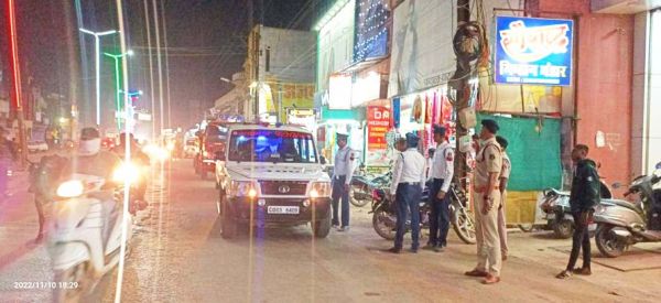 ट्रैफिक पुलिस ने 3 घंटे में 153 वाहनों का काटा चालान, 30 हजार वसूला जुर्माना