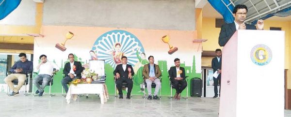 छात्र छात्राओं को दी कानूनी जानकारी