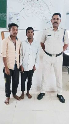 चोरी की दो बाइक के साथ दो गिरफ्तार