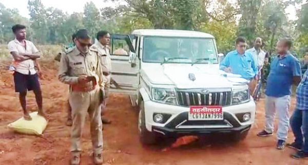 अपात्रों को वनाधिकार पट्टा देने की  शिकायत, अफसर जांच के लिए पहुंचे