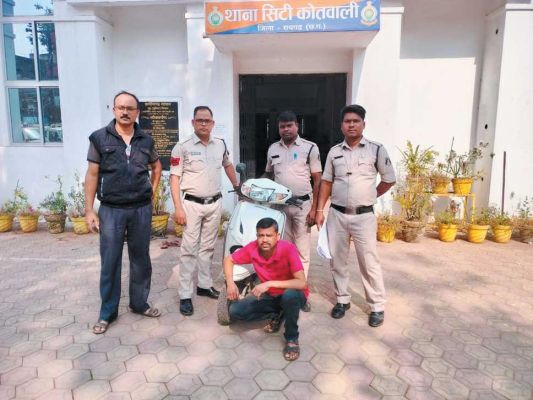 चोरी की स्कूटी खपाने ग्राहक तलाश रहा आरोपी पकड़ाया