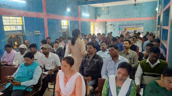 आखर अंजोर श्रेष्ठ पालकत्व जिला स्तरीय प्रशिक्षण सह कार्यशाला
