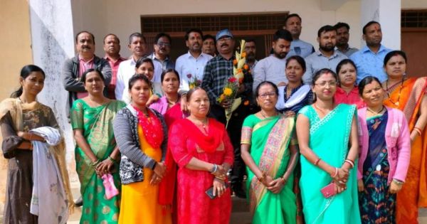 सोनाबाल में पदोन्नत व सेवानिवृत्त  हुए शिक्षकों को दी विदाई