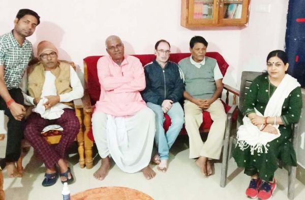 शिक्षा में मानवीय मूल्यों और संवेदना का जोड़ा जाना जरूरी