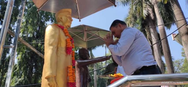 एनएमडीसी के प्रशासनिक भवन में मनी नेहरू जयंती