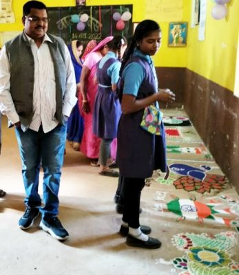 बाल दिवस पर बच्चों ने चाचा नेहरू को किया याद