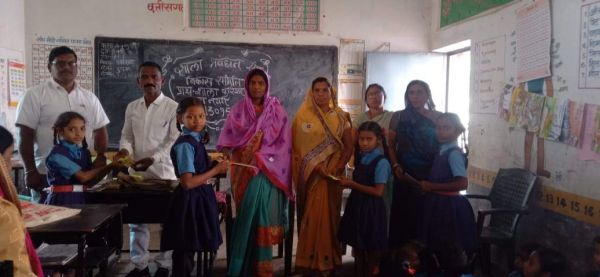 बाल दिवस पर खेलकूद का आयोजन