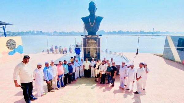 कांग्रेसियों ने मनाई पं. नेहरू की जयंती