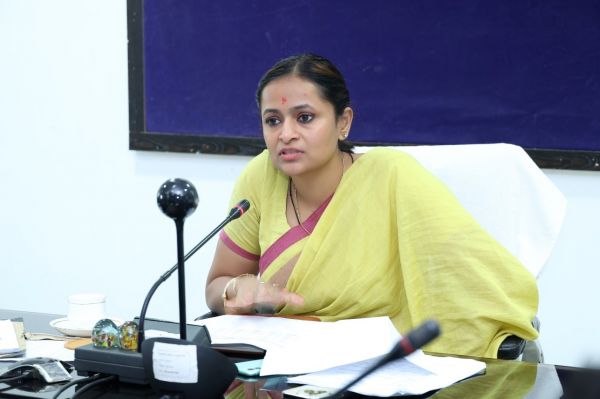 कलेक्टर ने खनिज के अवैध परिवहन पर सख्त कार्रवाई के दिए  निर्देश