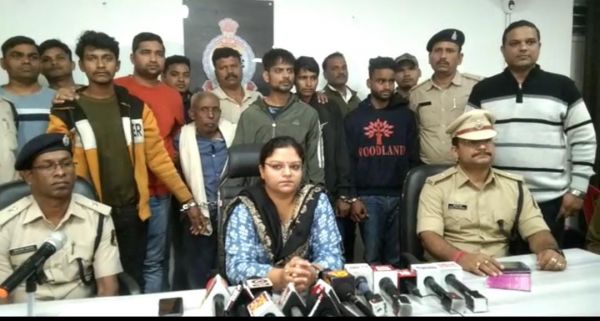 बिजली ऑफिस में लाखों की लूट का पर्दाफाश, पूर्व लाइनमैन और एक नाबालिग सहित 6 गिरफ्तार