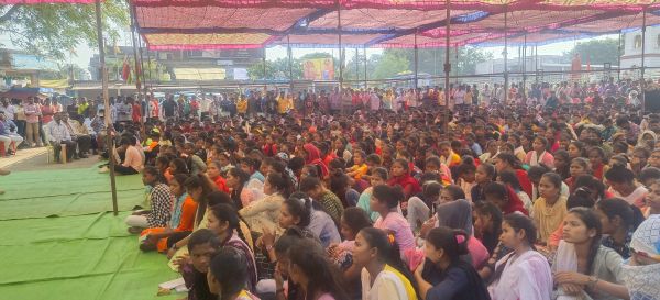 आरक्षण कटौती के खिलाफ सर्व आदिवासी समाज का धरना-प्रदर्शन