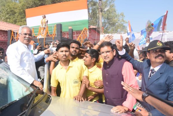 धार्मिक आस्था का केंद्र डोंगरगढ़ में अवैध कारोबार न हो-सीएम