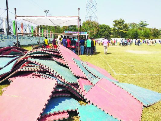 युवा महोत्सव में अव्यवस्था का आलम