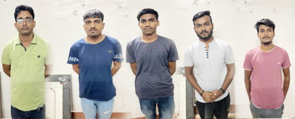 ऑनलाइन सट्टा,  पांच आरोपी गिरफ्तार