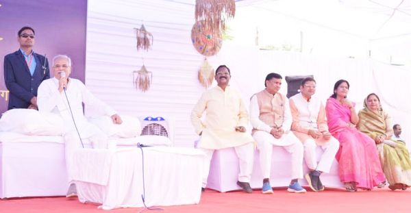 भेंट-मुलाकात, सीएम ने कहा- तीन महीने में घुमका पूर्ण तहसील