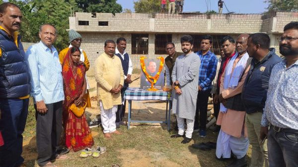 वृक्षमित्र ओपी अग्रवाल को दी श्रद्धांजलि