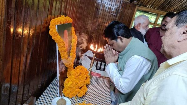 जनप्रतिनिधियों ने वृक्ष मित्र  ओपी को दी श्रद्धांजलि