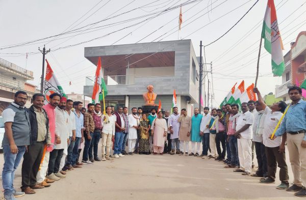 युकां की सौ कि मी पदयात्रा का समापन