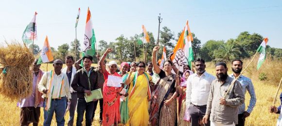 राजीव ग्राम दुगली में भारत जोड़ो यात्रा में सिहावा विधायक हुईं शामिल