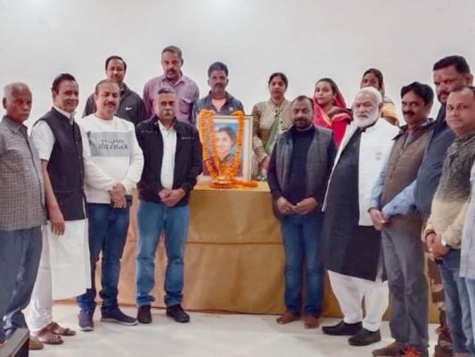 इंदिरा को कांग्रेसियों ने दी श्रद्धांजलि