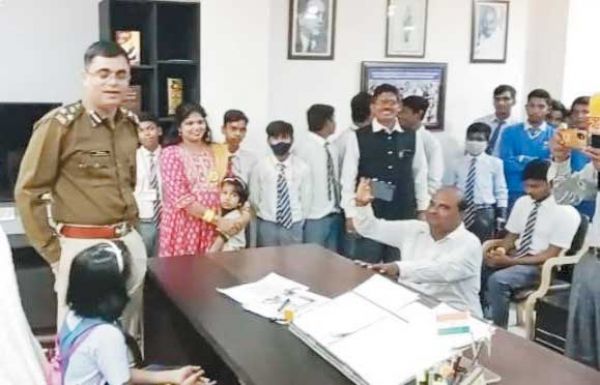 काव्या बनीं एक दिन की एसपी
