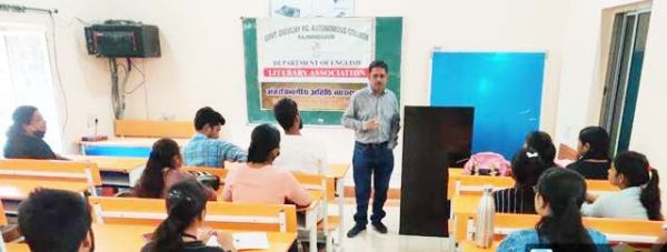 अंग्रेजी विभाग में व्याख्यान आयोजित