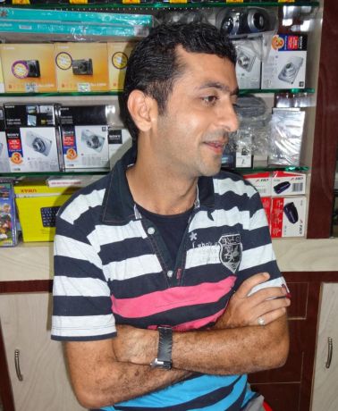 व्यापारी ने ट्रेन से कटकर दी जान 