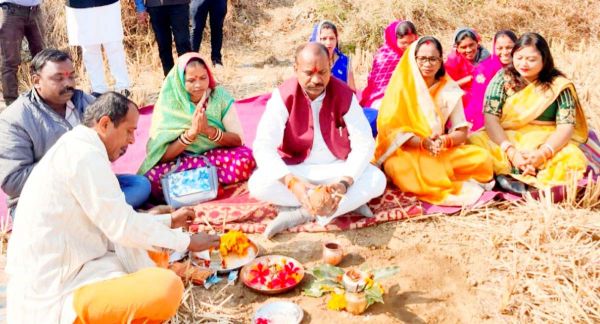 विधायक कमरो ने ढाई करोड़ से अधिक  के निर्माण कार्यों का किया भूमिपूजन 