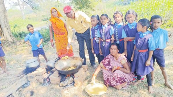 माध्यमिक शाला असौन्दा में बच्चों के लिए विभिन्न खेलों का हुआ आयोजन