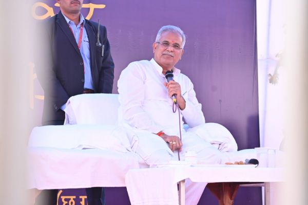 कमलेश्वरी ने कहा-गैस महंगी, सीएम ने कहा -केंद्र तय करता है