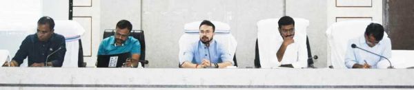 फुलपाड़ में सडक़ निर्माण लटकाया, कलेक्टर ने कार्य किया रद्द