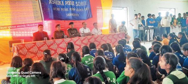 अशोका पब्लिक स्कूल में पुलिस का सेमिनार