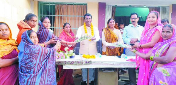 जिपं सदस्य ने कोमा में 24 लाख  के निर्माण कार्यों की भूमिपूजन