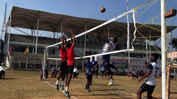 राष्ट्रीय सीनियर रॉक बॉल स्पर्धा शुरू, 17 राज्यों की टीम ले रहीं हिस्सा