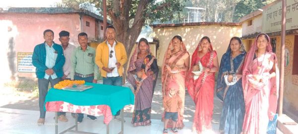 बिनकरा उपस्वास्थ्य केंद्र में मितानिनों का सम्मान