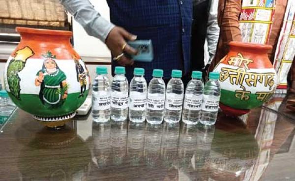 राहुल की पदयात्रा में शामिल होने इंदौर जा रहे सवा तीन सौ नेता